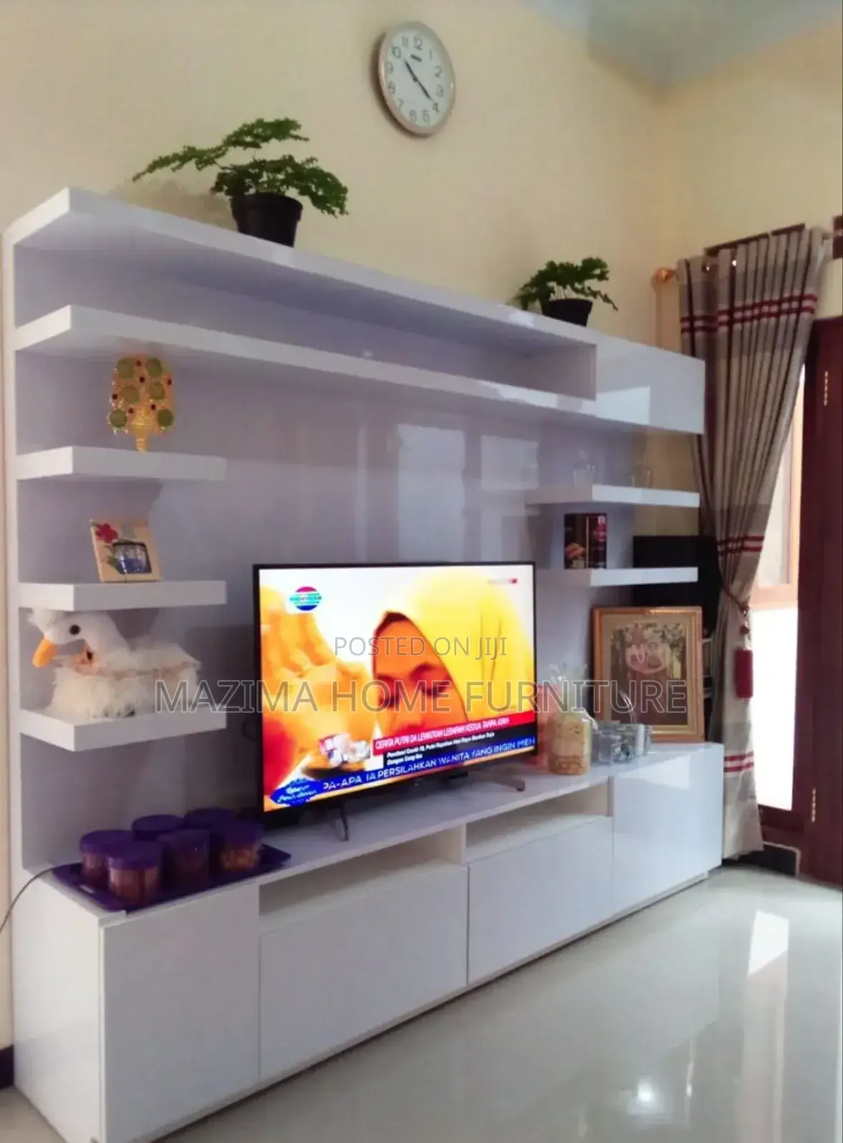 Modern Designed Tv Stand