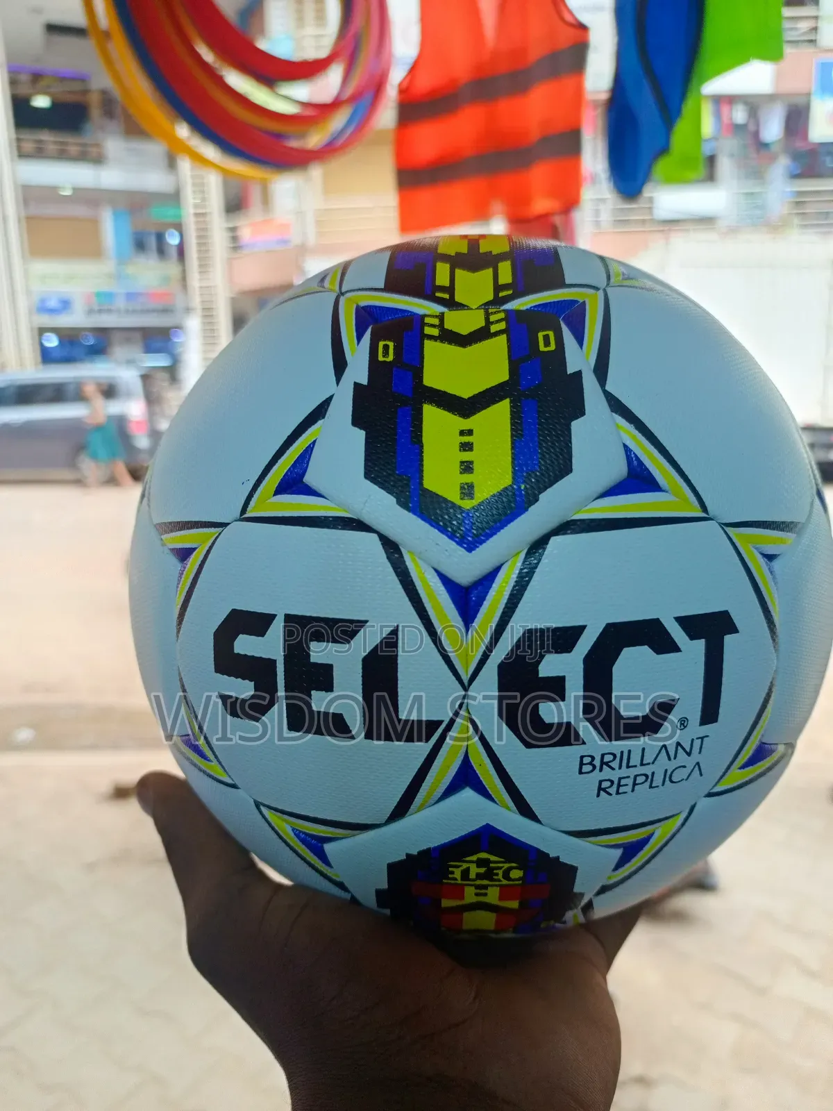 Select Brillant Replica Football (Soccer Ball).