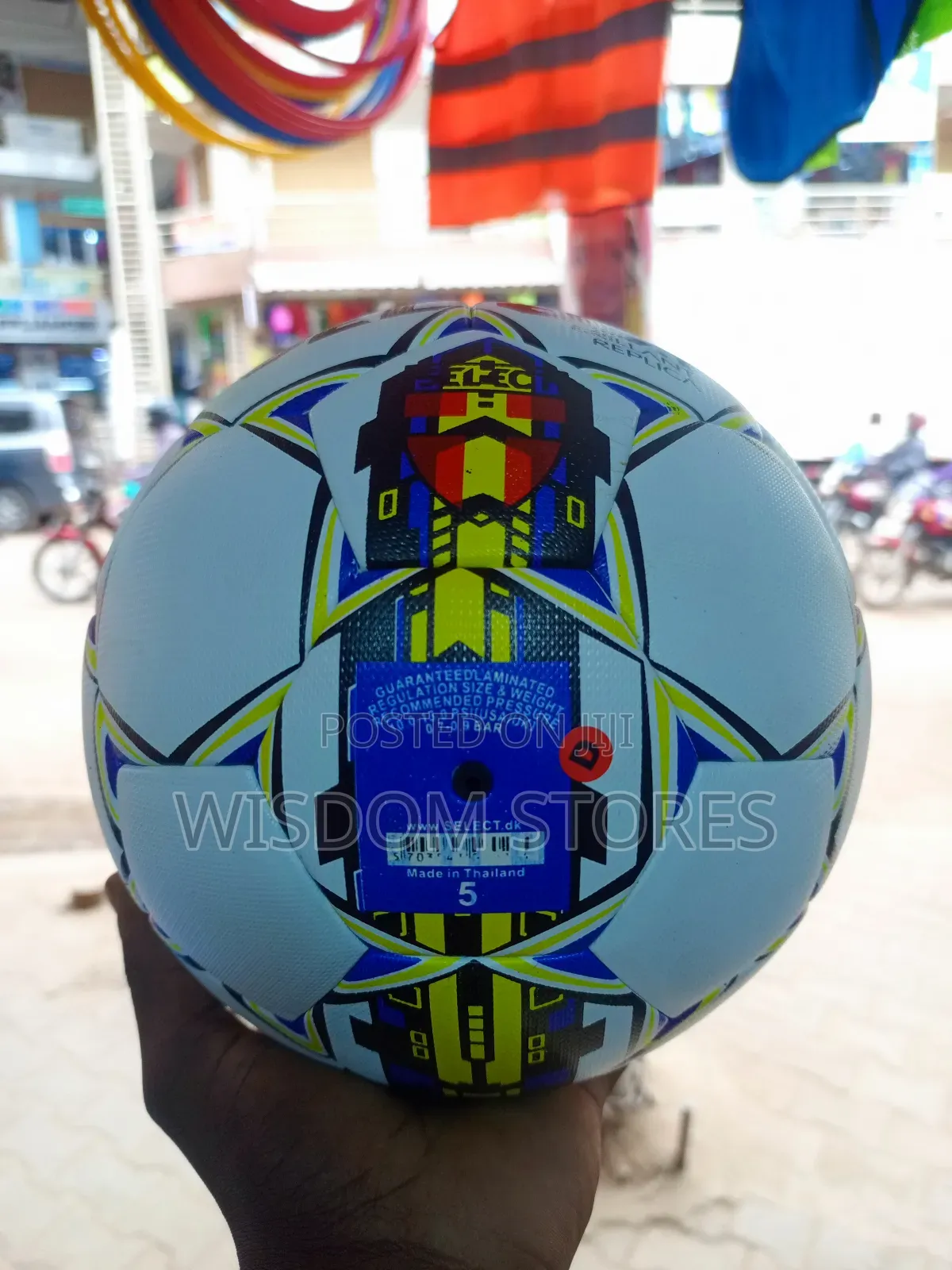 Select Brillant Replica Football (Soccer Ball).