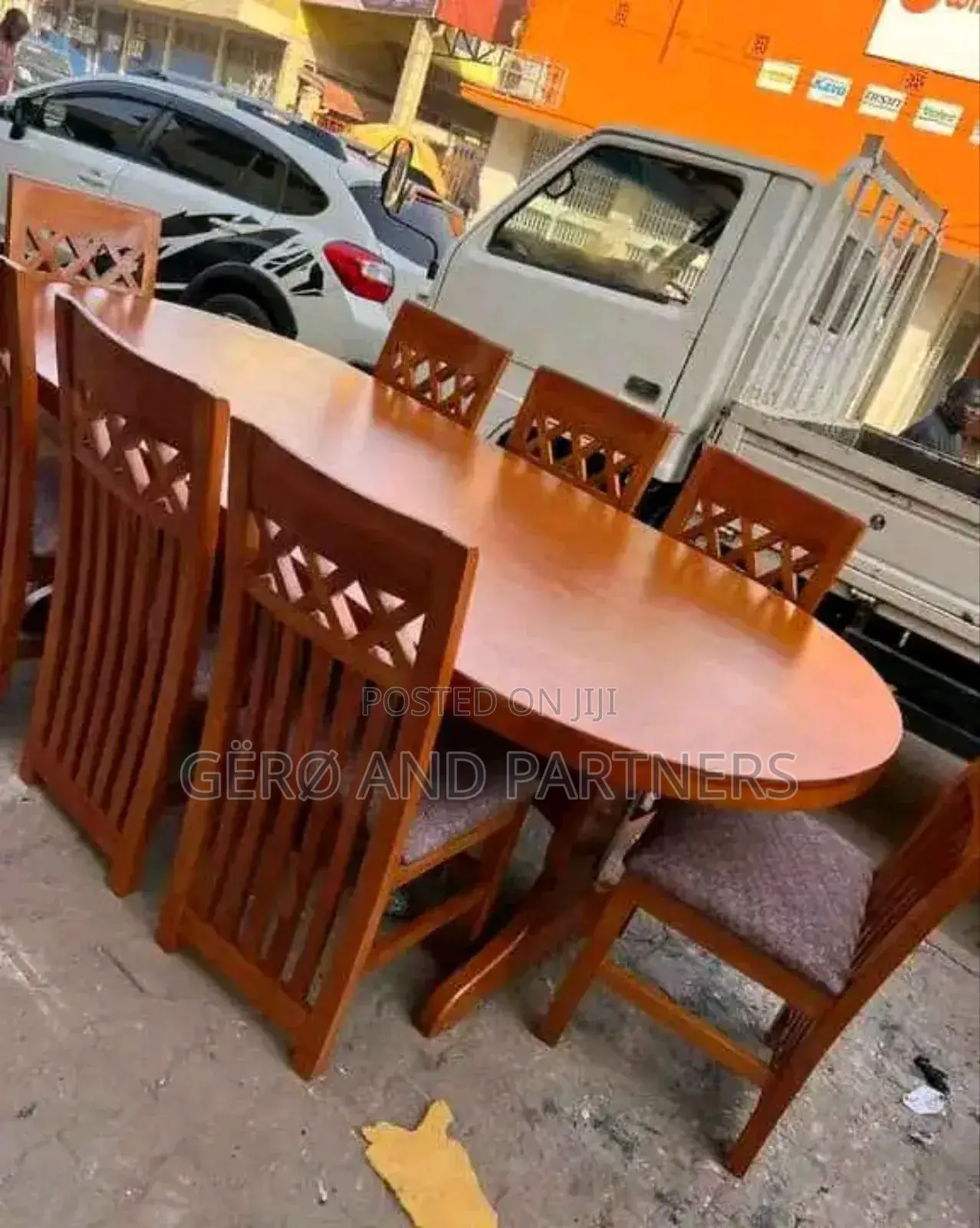 Esthetic Dining Table/ 8 Seater