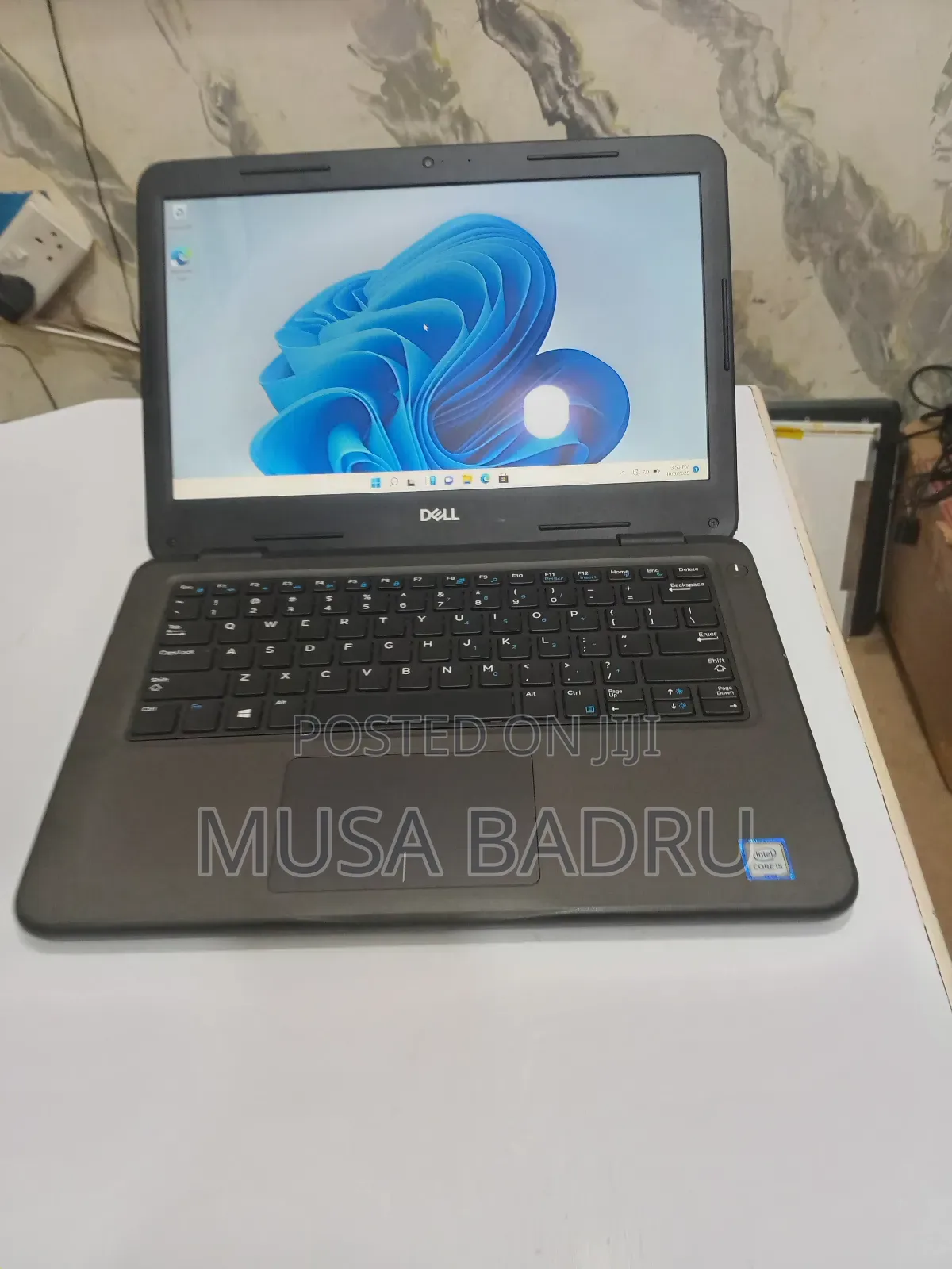 New Laptop Dell Latitude 3310 4GB Intel Core I5 SSD 128GB