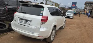 Toyota Vanguard 2011 White
