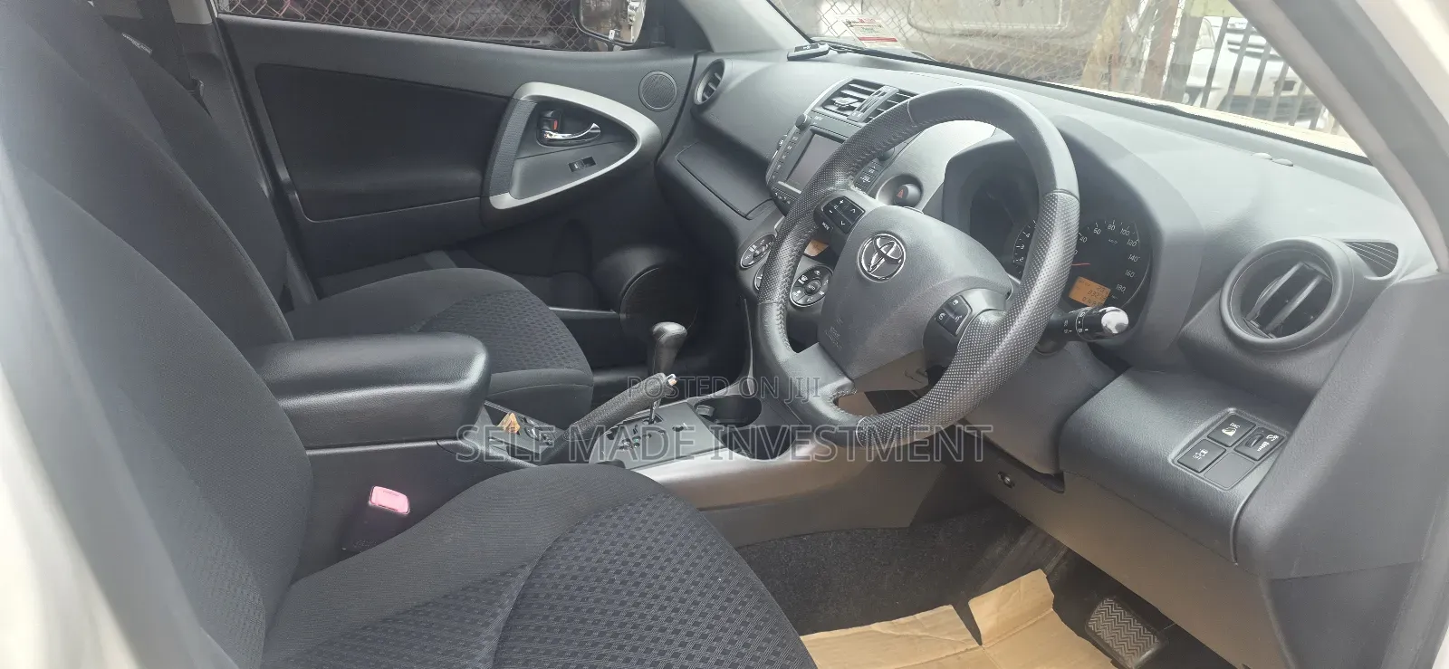 Toyota Vanguard 2011 White
