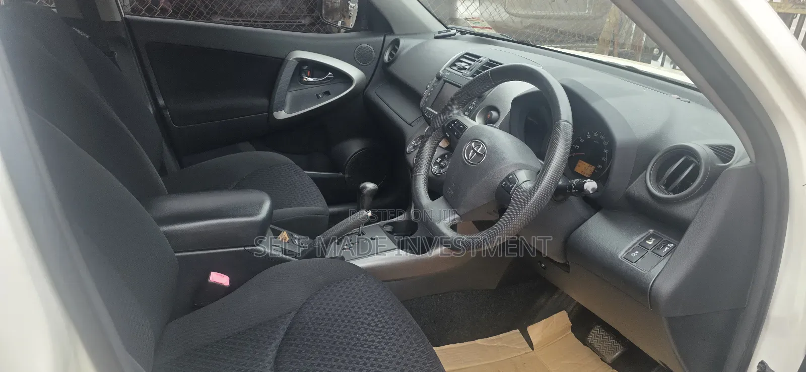 Toyota Vanguard 2011 White