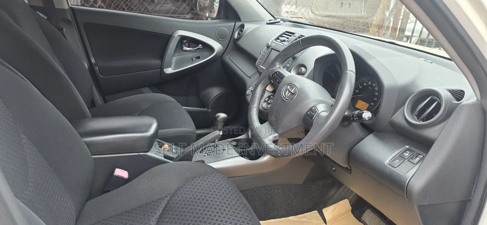 Toyota Vanguard 2011 White