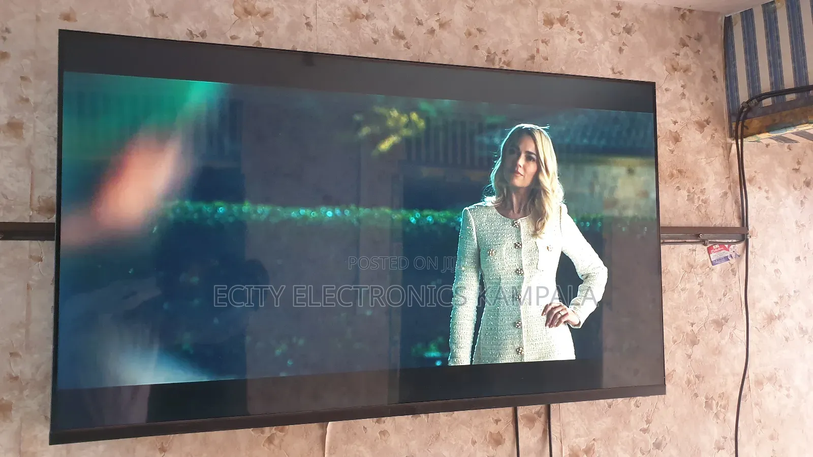 Flameless Tv 60" Inch Lg