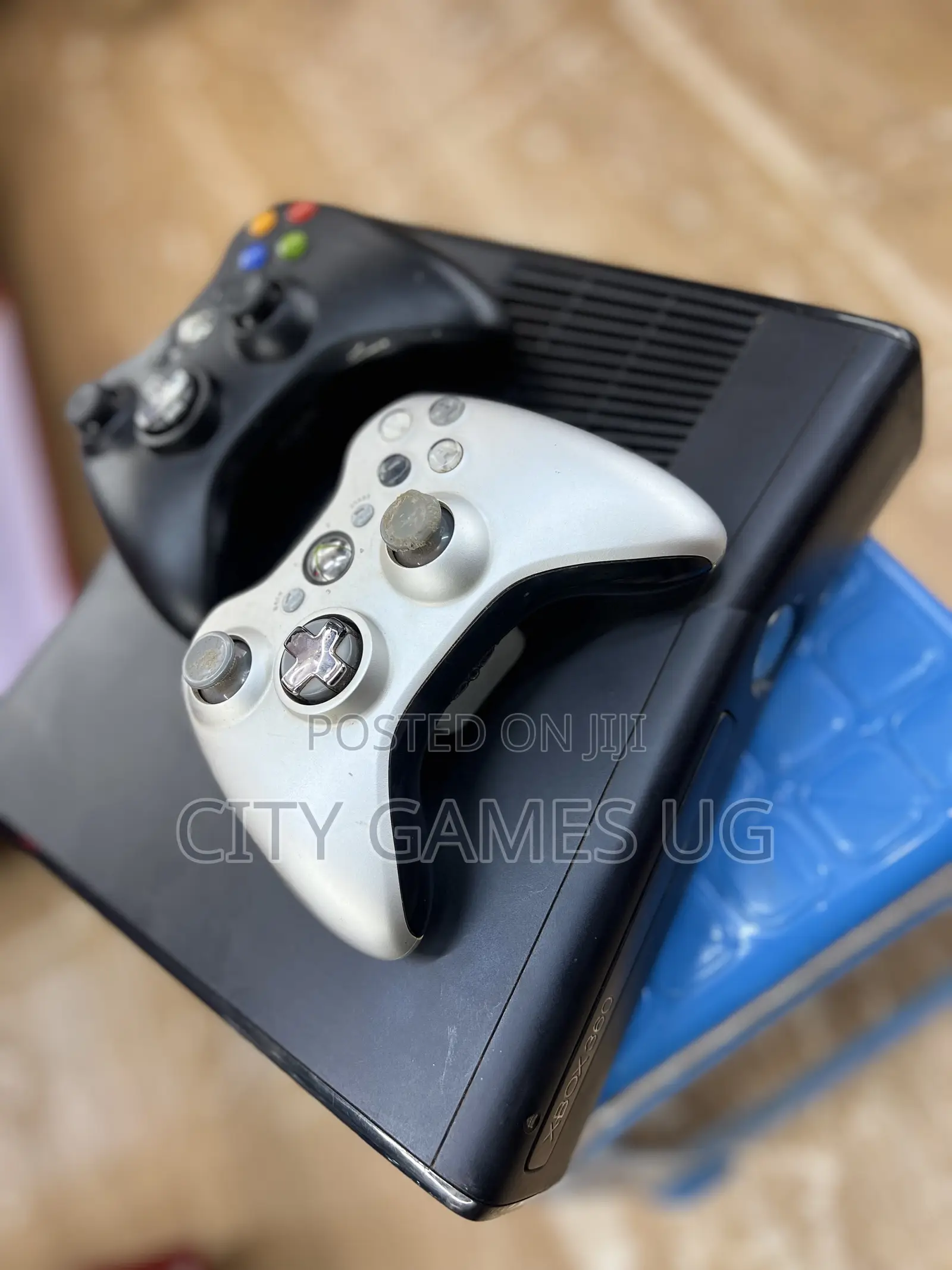 Xbox 360 Gaming Console With Controllers