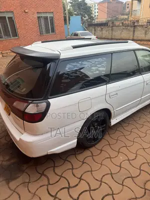 Subaru Legacy Wagon 2000 White