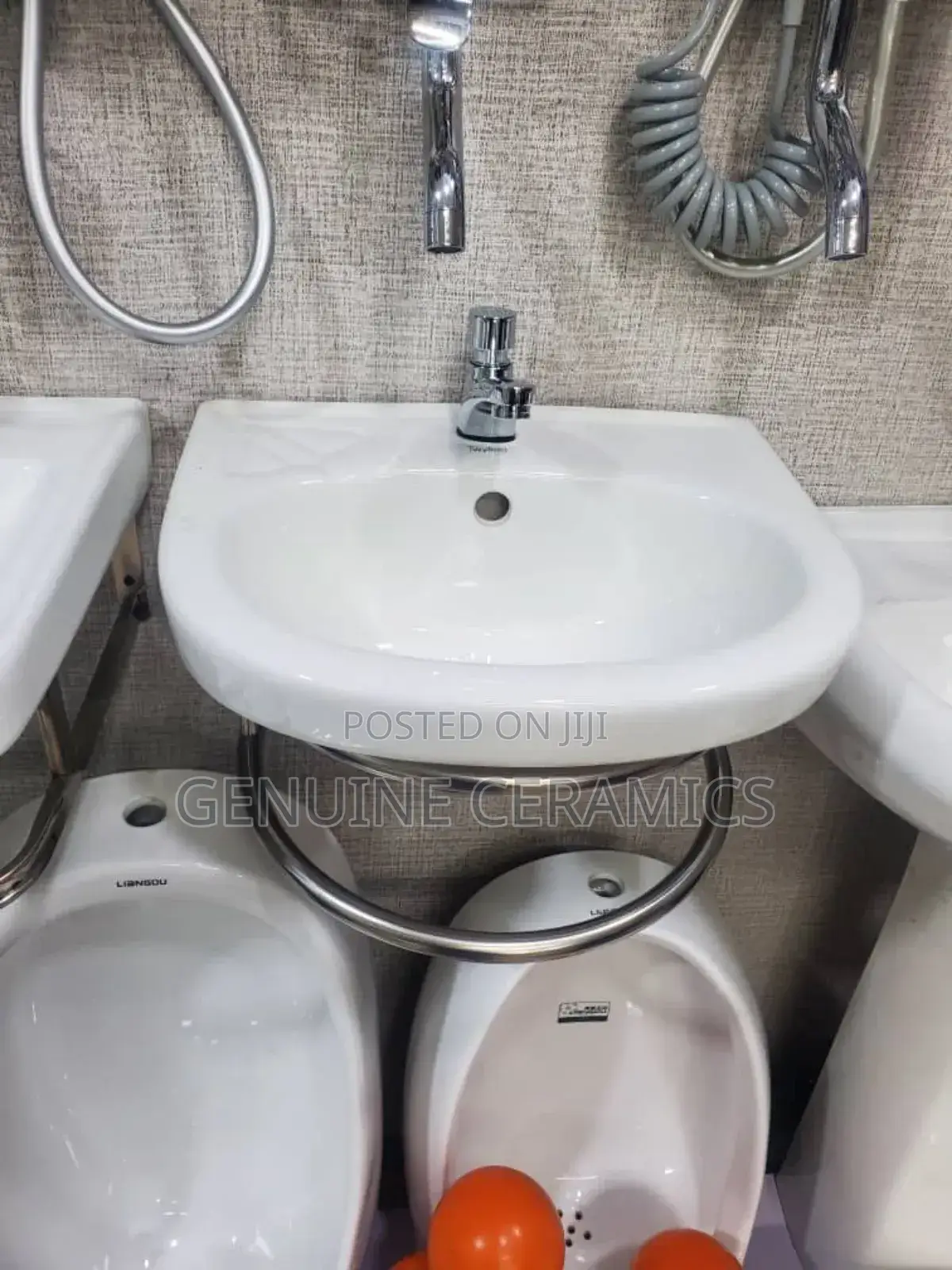 Basin With Towel Rings
