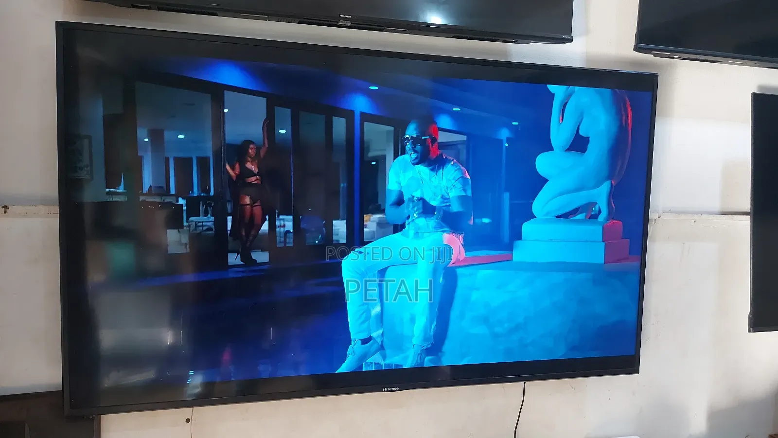 Smart 65 Inches Hisense Tv