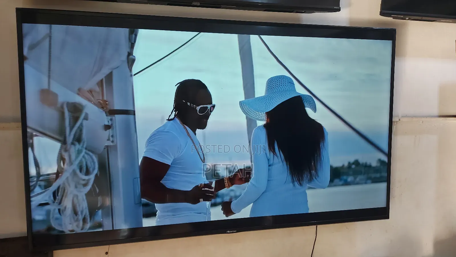 Smart 65 Inches Hisense Tv