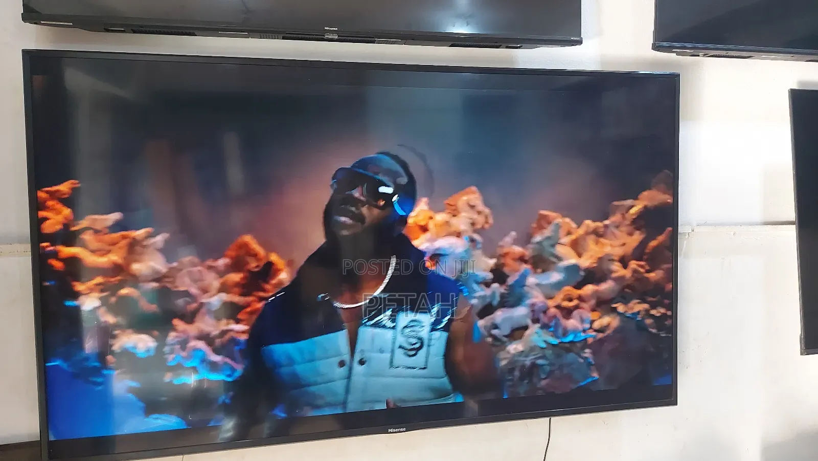 Smart 65 Inches Hisense Tv