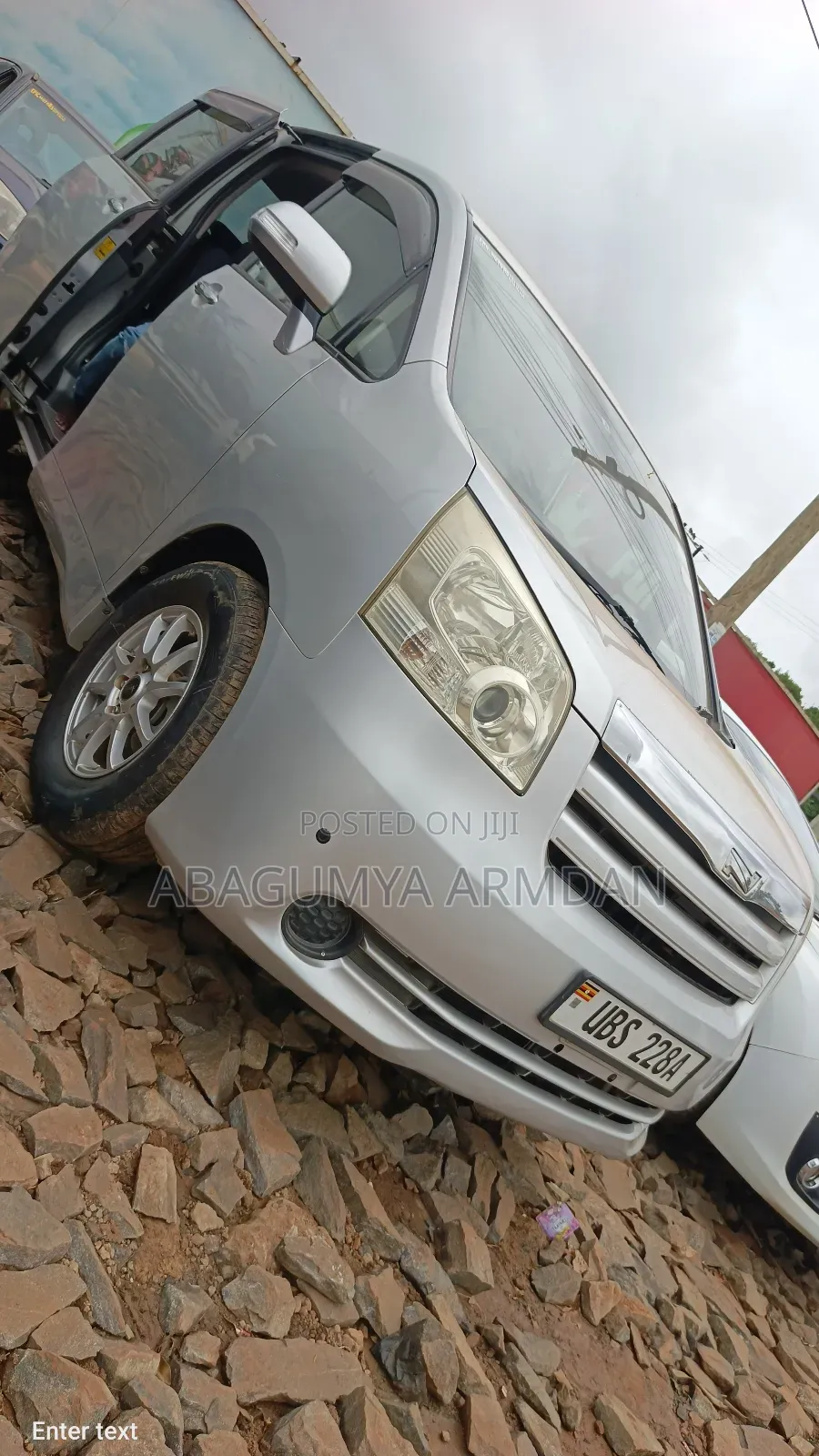 Toyota Noah 2.0 143hp FWD (8 Seater) 2009 Silver