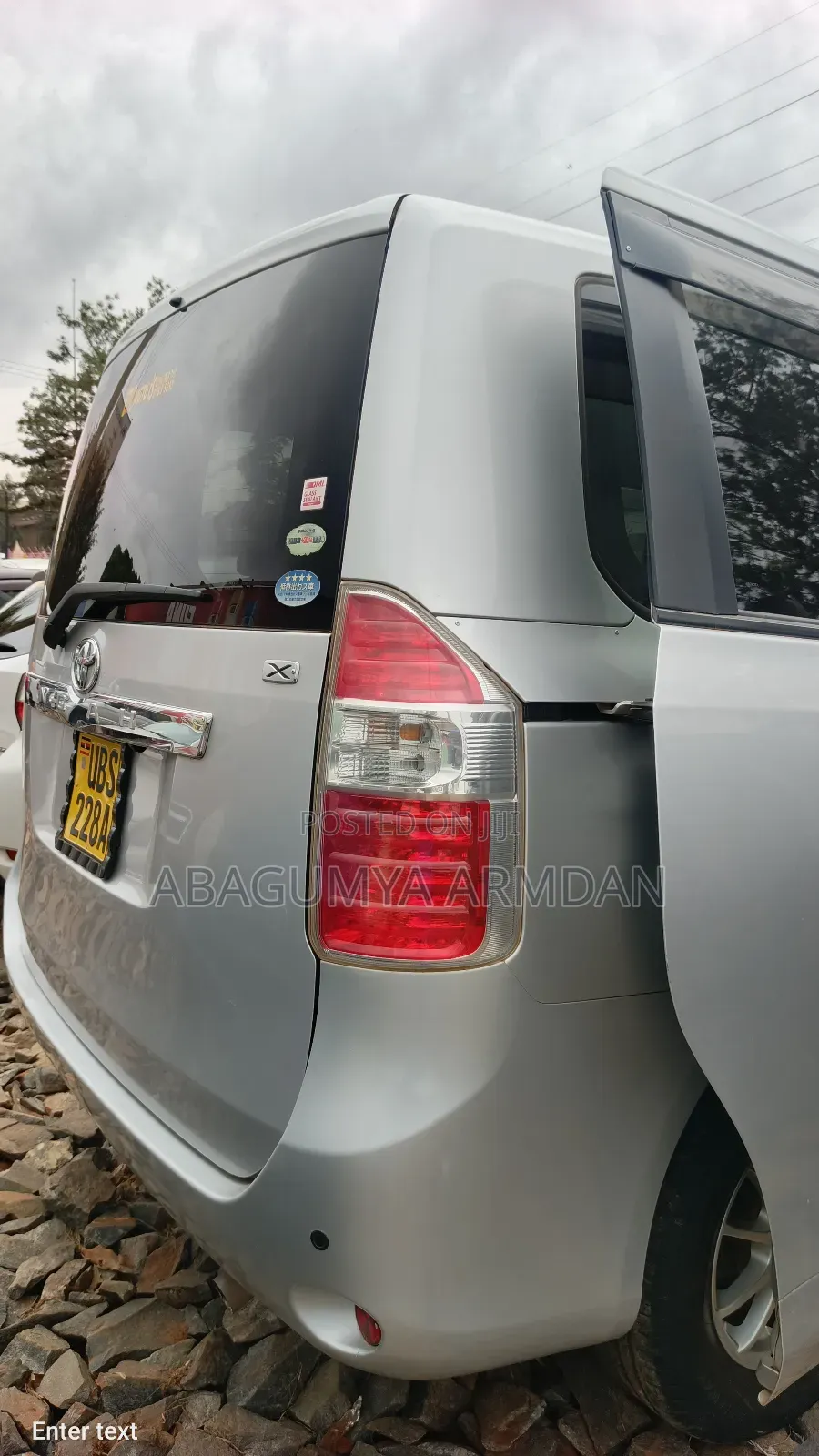 Toyota Noah 2.0 143hp FWD (8 Seater) 2009 Silver