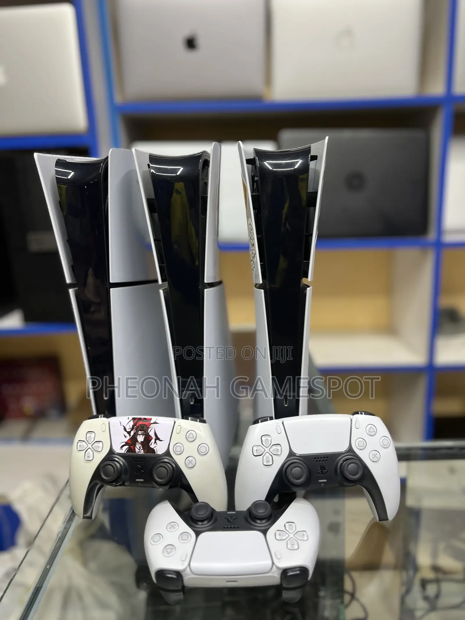 Ps5 Slim Clean and Powerful, 2 Pads, 4 Games