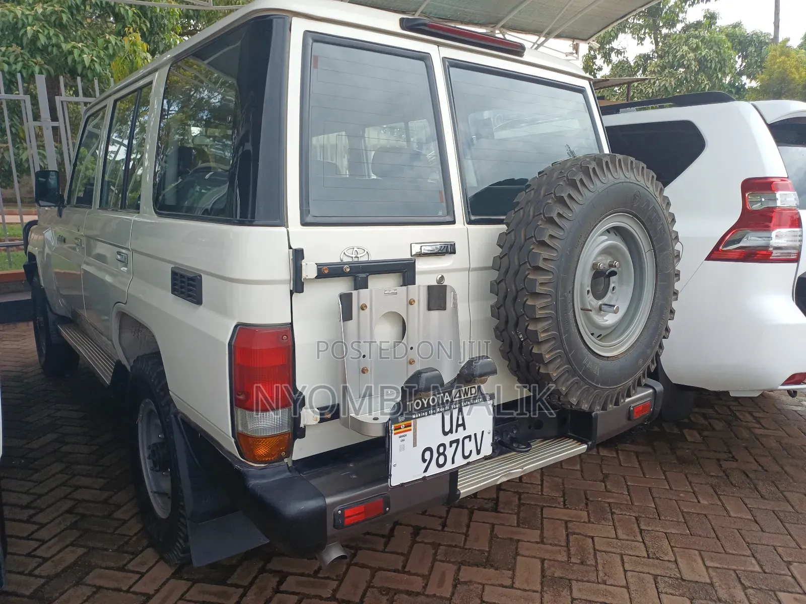 Toyota Land Cruiser 2017 White