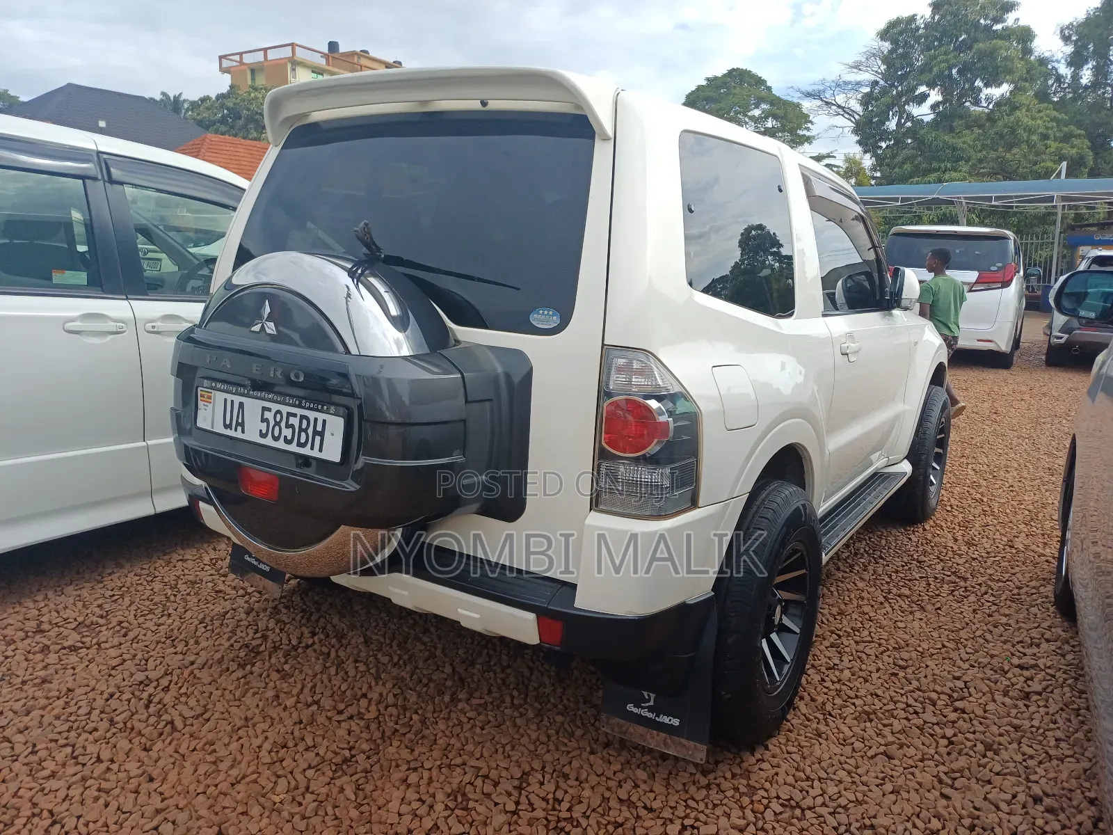 Mitsubishi Pajero 2010 White