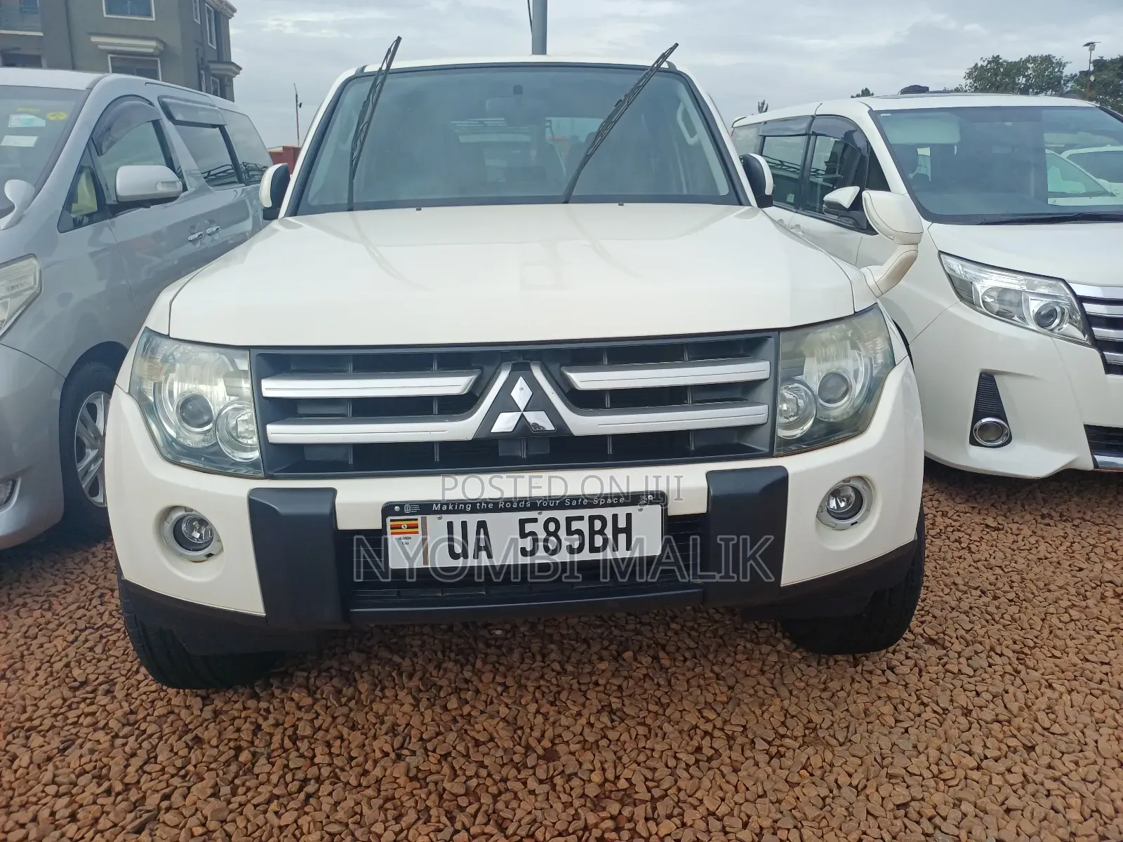 Mitsubishi Pajero 2010 White