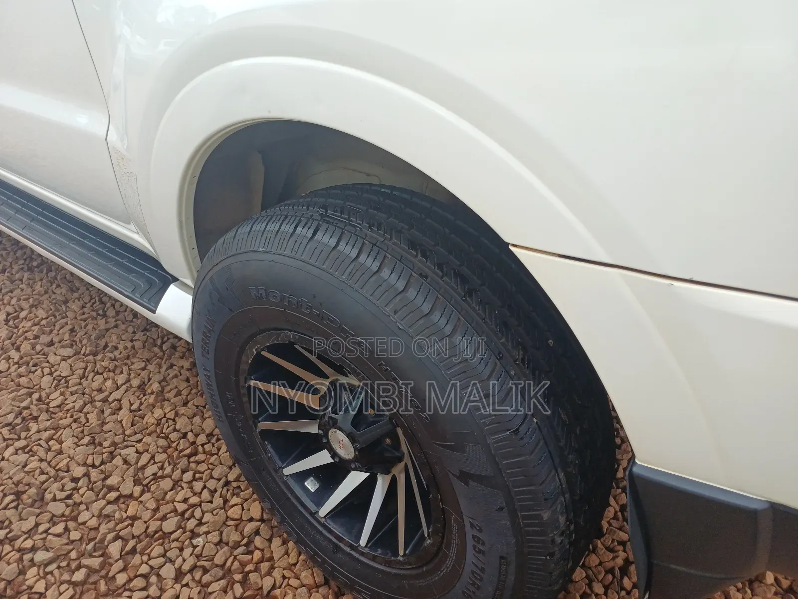 Mitsubishi Pajero 2010 White
