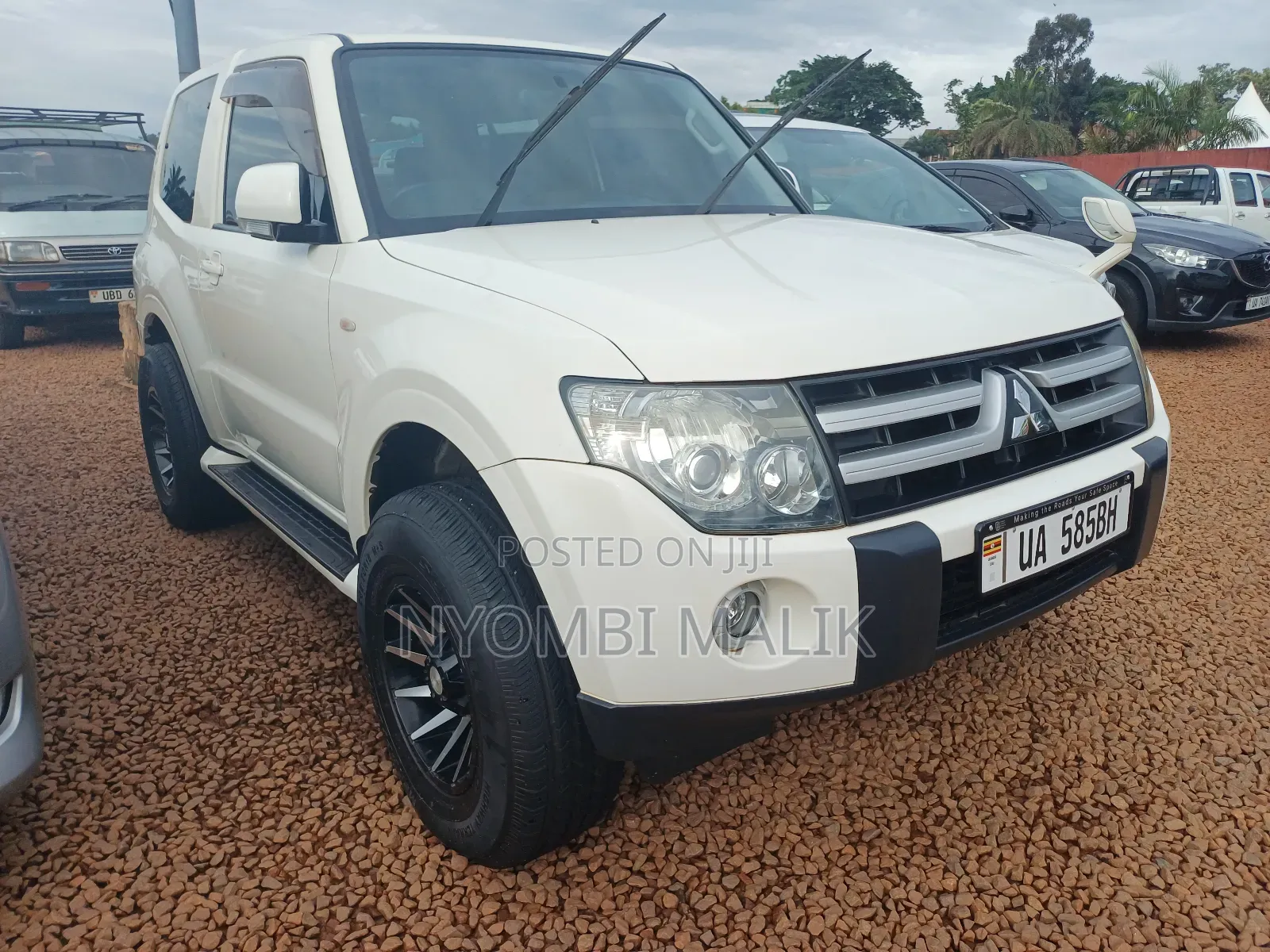 Mitsubishi Pajero 2010 White
