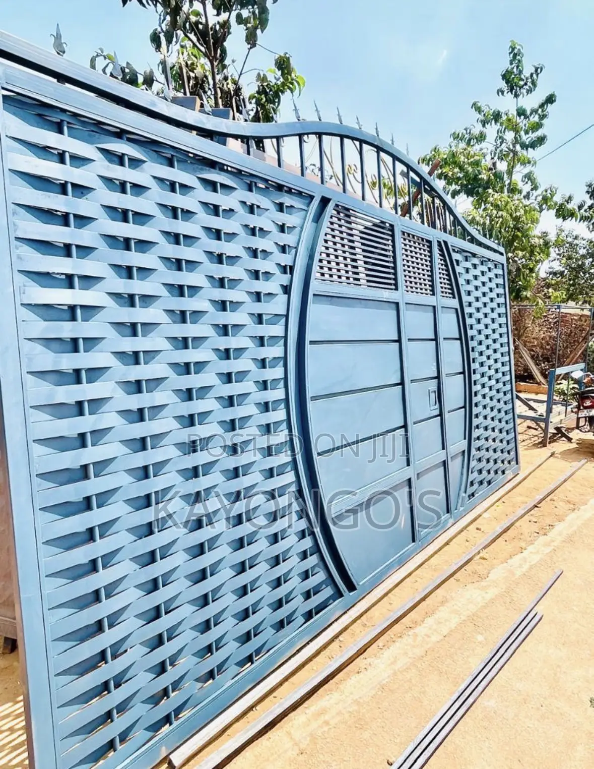 Steal Solid Sliding Gate