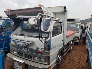 Isuzu Tipper Elf