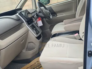 Toyota Noah 2012 Silver