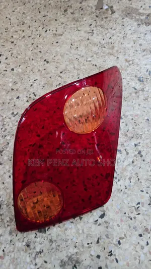 Toyota Ist 2001 - 2004 Taillamp Glass/ Lens