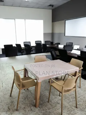 Ergonomic Plastic Table and Chairs Plastic Table and Chairs