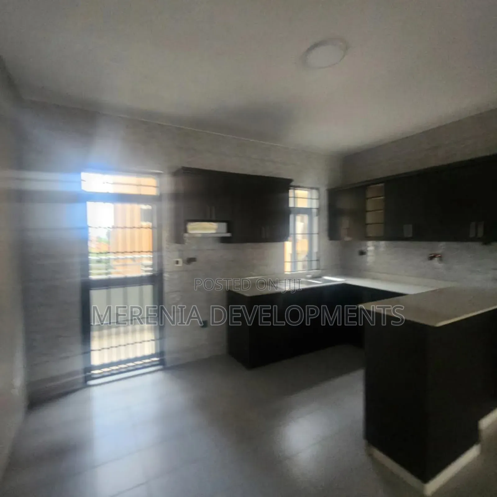 3bdrm Apartment in Kiwafu, Makindye for rent