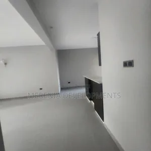3bdrm Apartment in Kiwafu, Makindye for rent