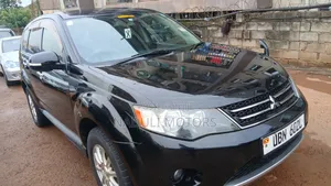 Mitsubishi Outlander 2015 Black