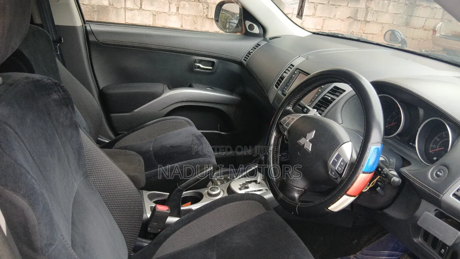 Mitsubishi Outlander 2015 Black
