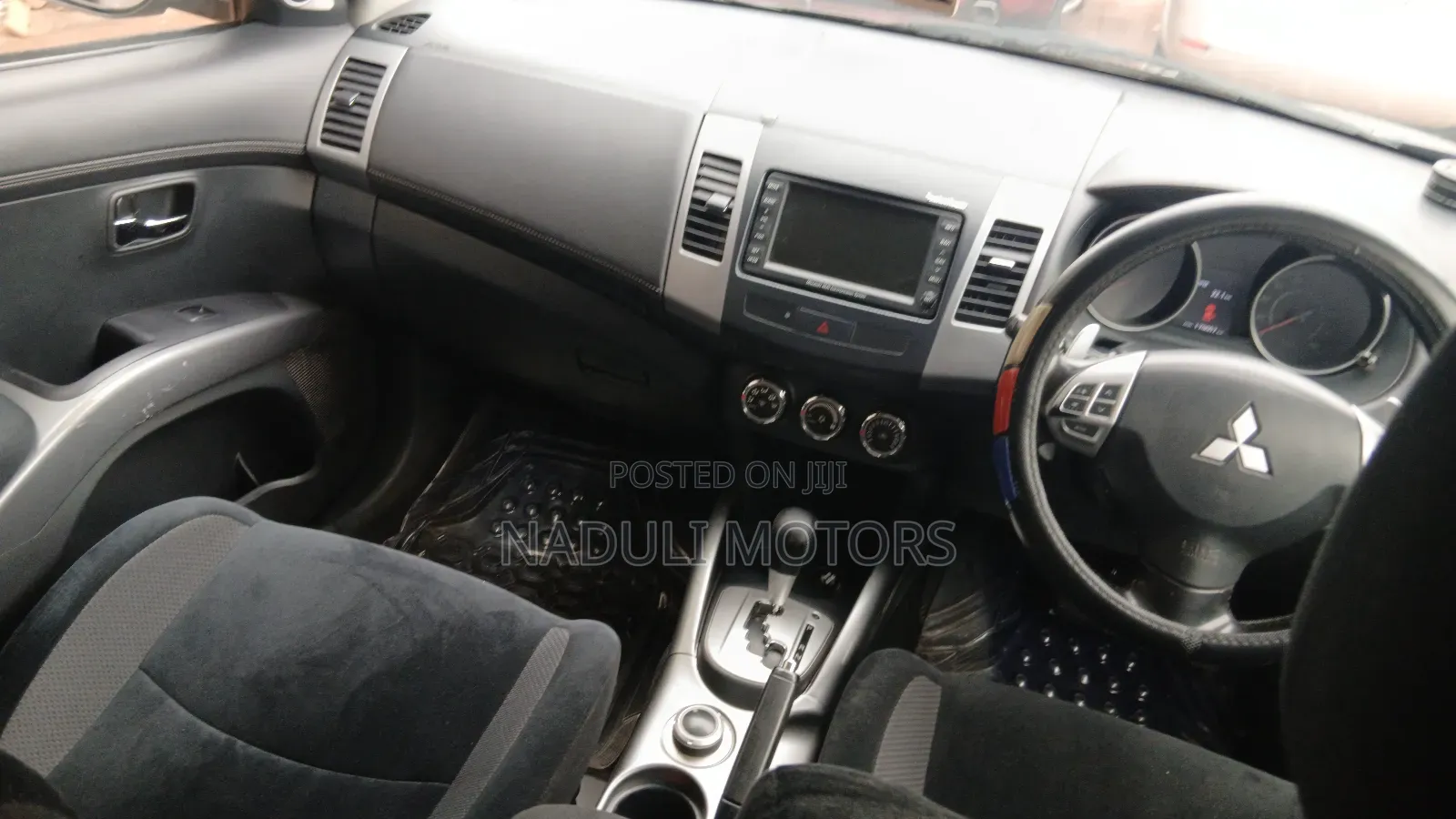 Mitsubishi Outlander 2015 Black