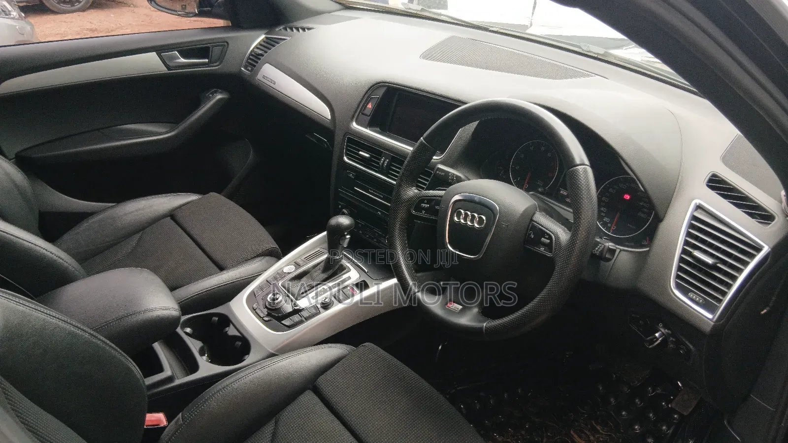 Audi Q5 2010 Black