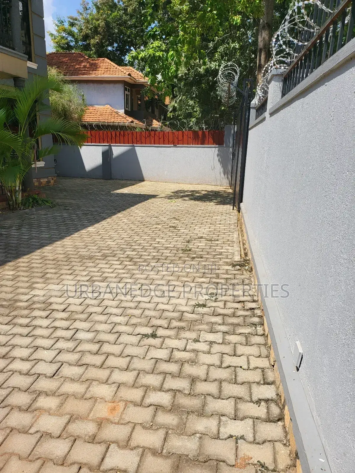5bdrm House in Muyenga Bukasa, Central Division for rent