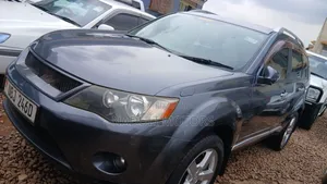 Mitsubishi Outlander 2017 Gray