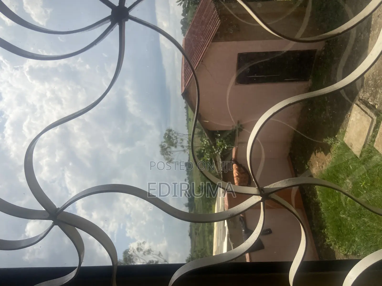 Furnished 3bdrm Bungalow in Goma for sale
