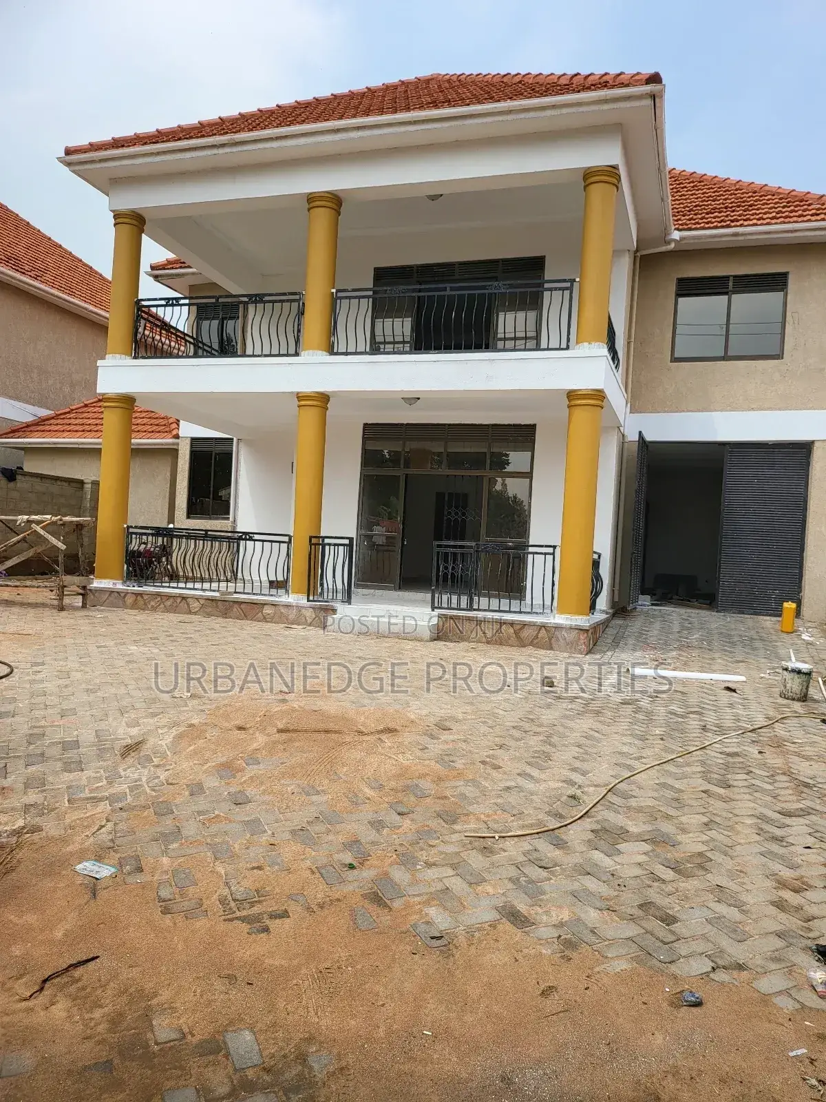 5bdrm Mansion in Makindye Kizungu, Central Division for rent