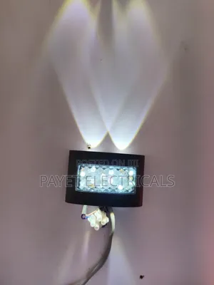 2up Wall Light