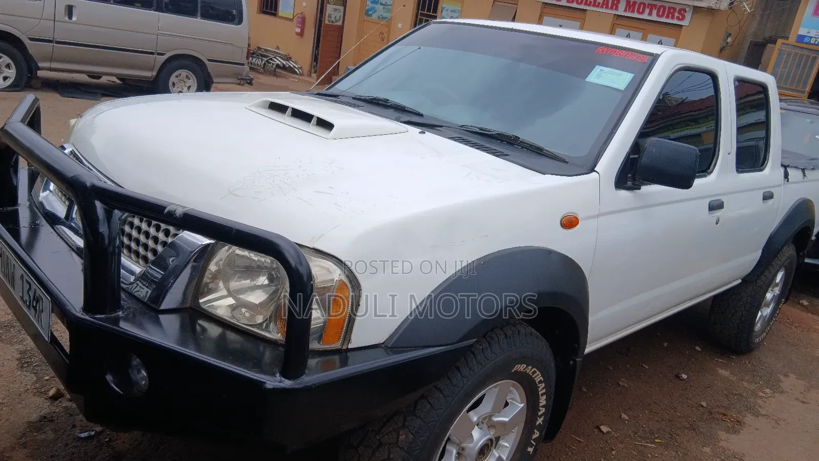 Nissan NP300 2011 White