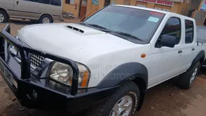 Nissan NP300 2011 White