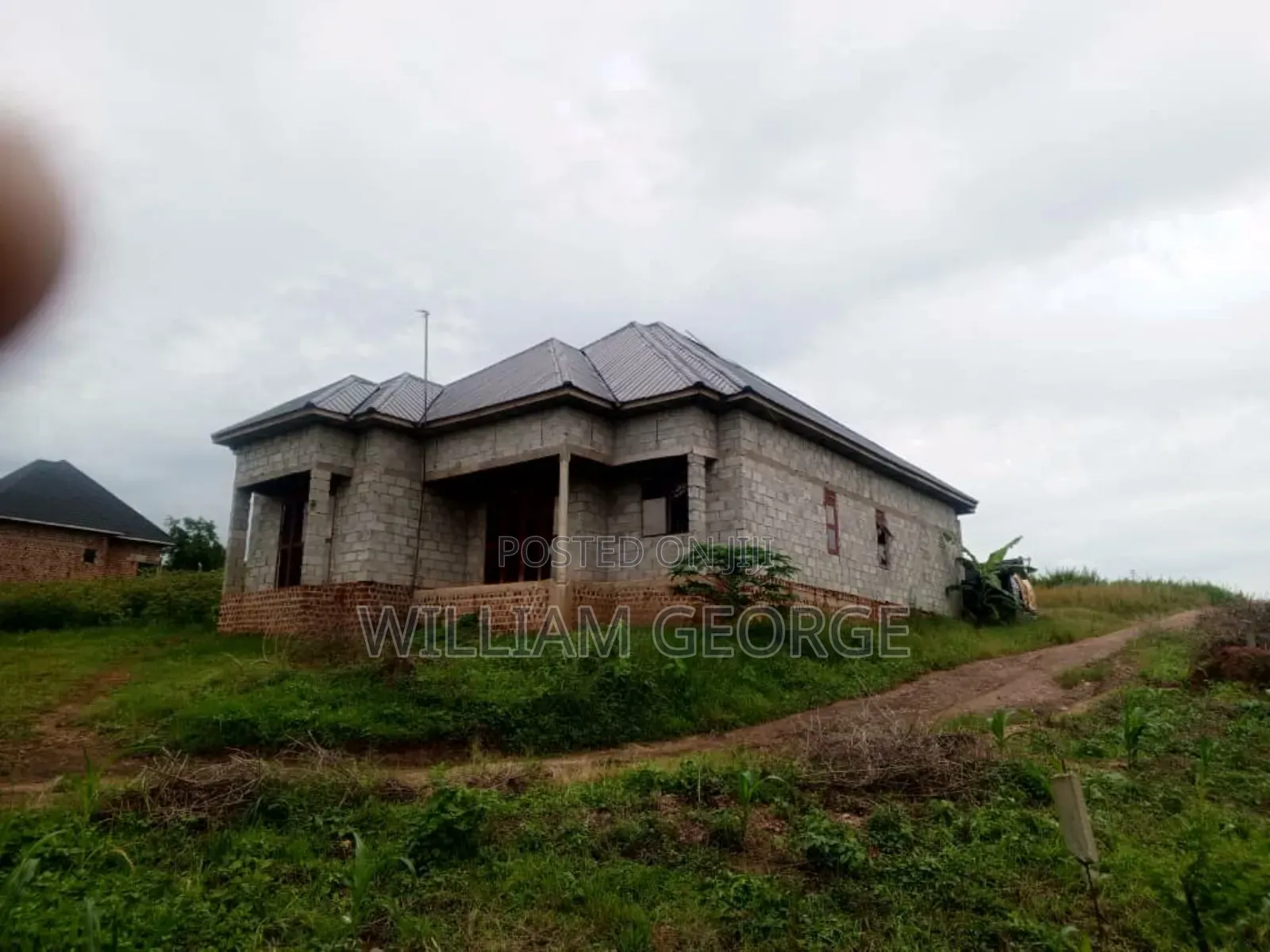 4bdrm House in Banda Estate, Busukuma for sale