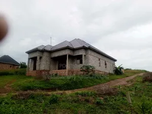 4bdrm House in Banda Estate, Busukuma for sale