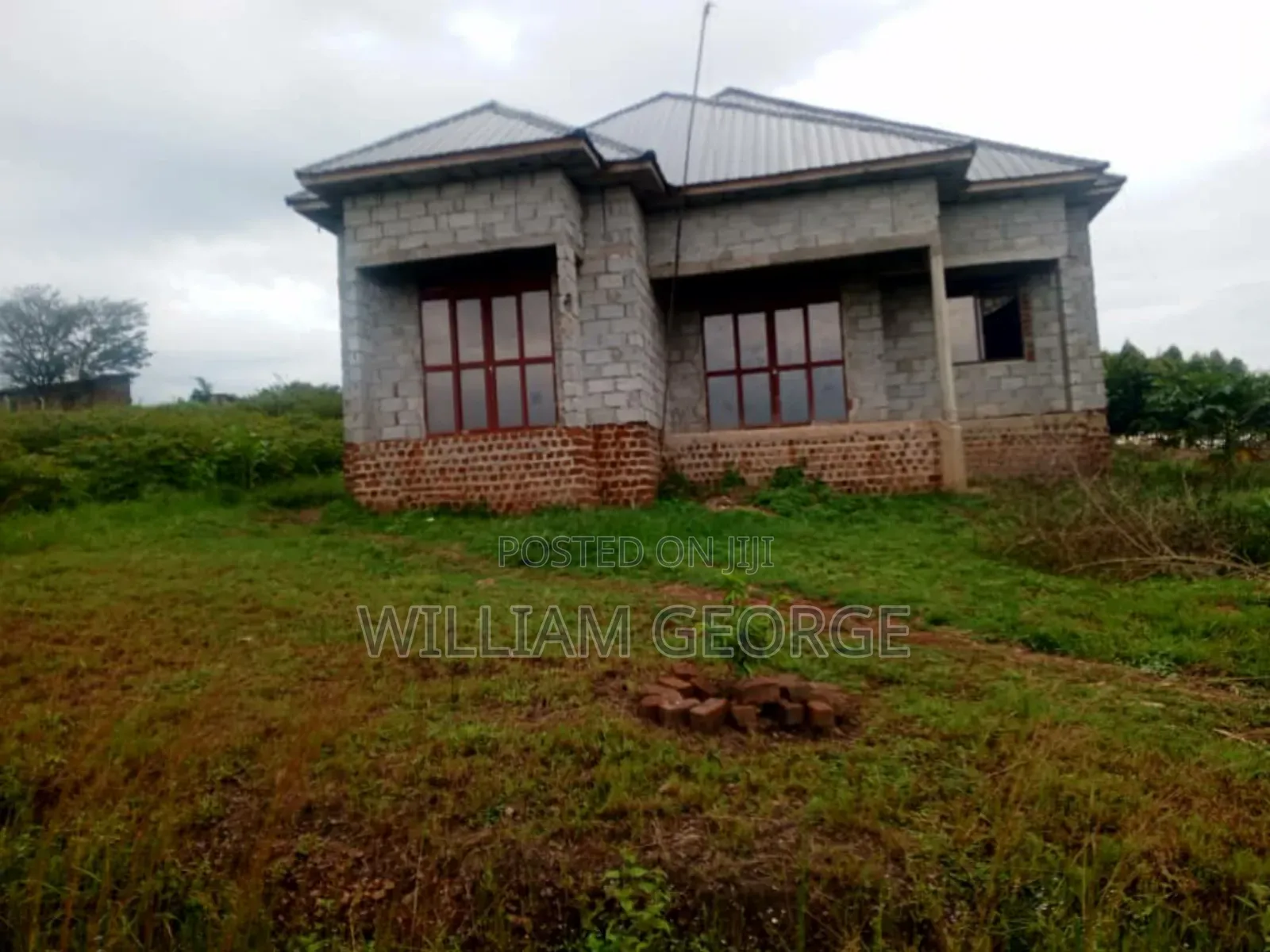 4bdrm House in Banda Estate, Busukuma for sale