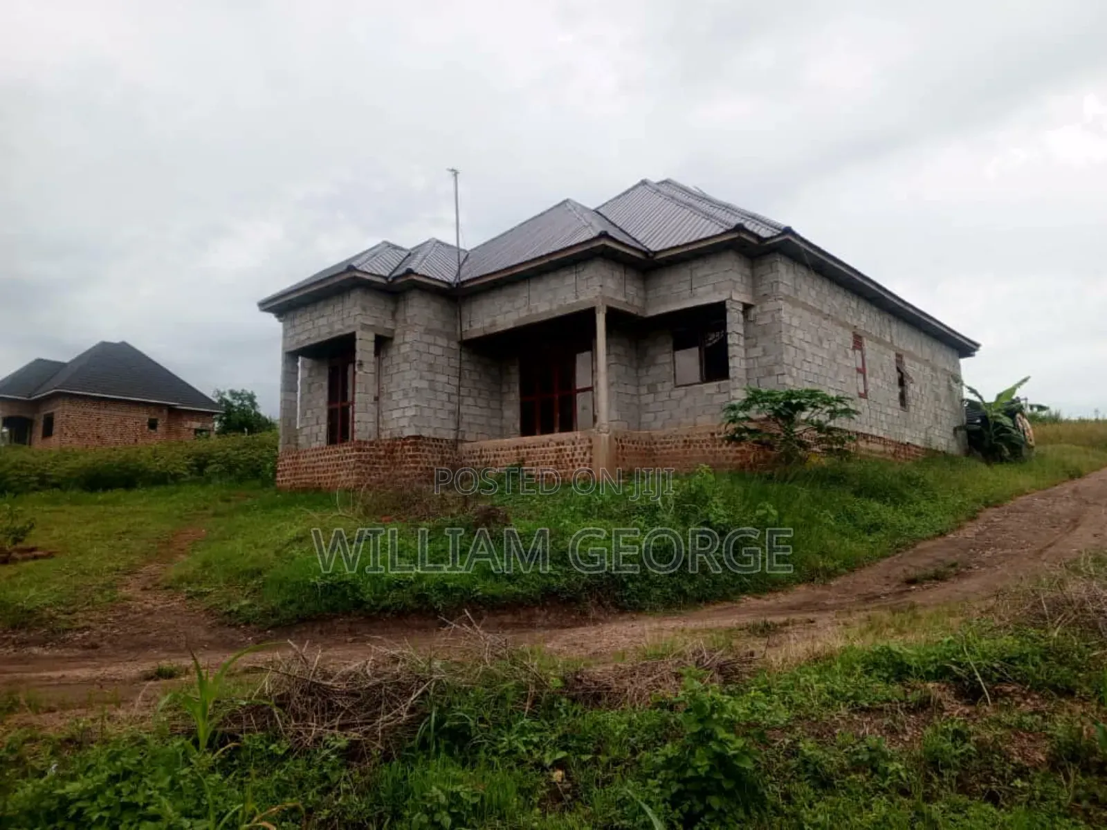 4bdrm House in Banda Estate, Busukuma for sale