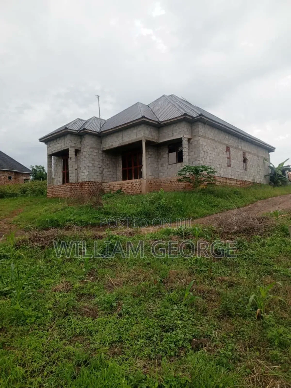 4bdrm House in Banda Estate, Busukuma for sale