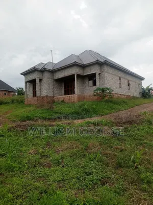 4bdrm House in Banda Estate, Busukuma for sale