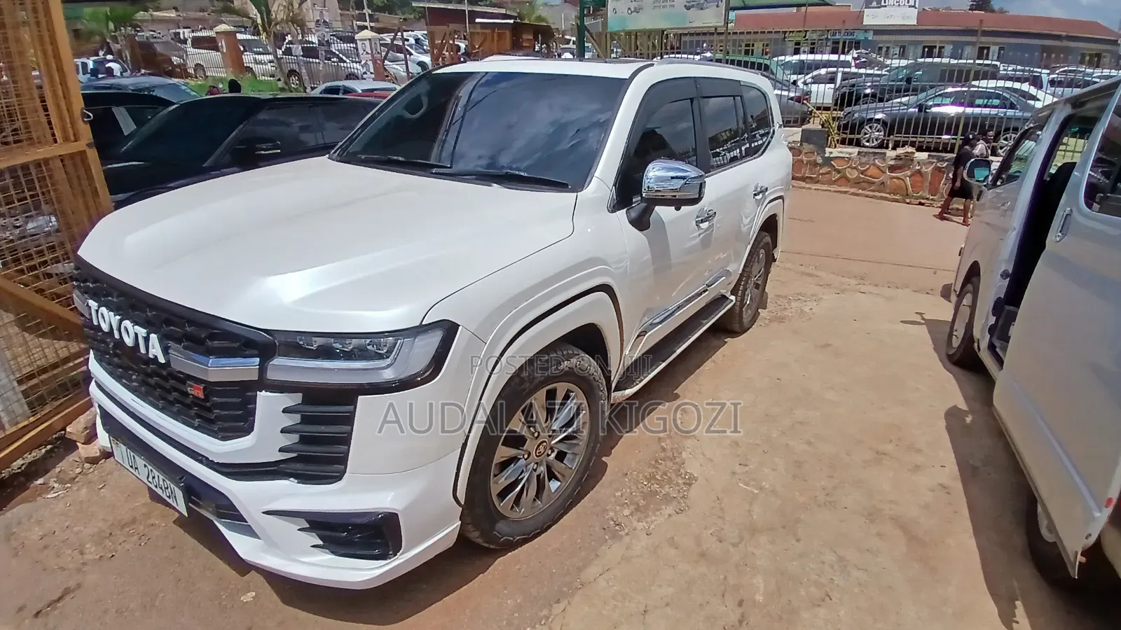 Toyota Land Cruiser 2022 White