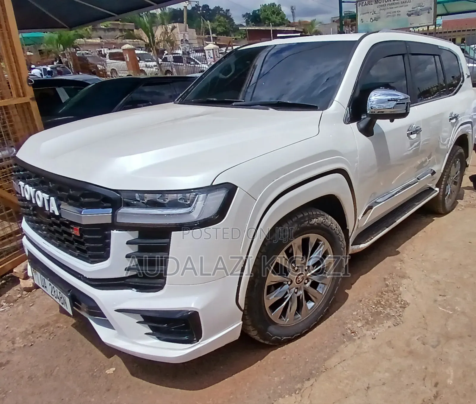 Toyota Land Cruiser 2022 White